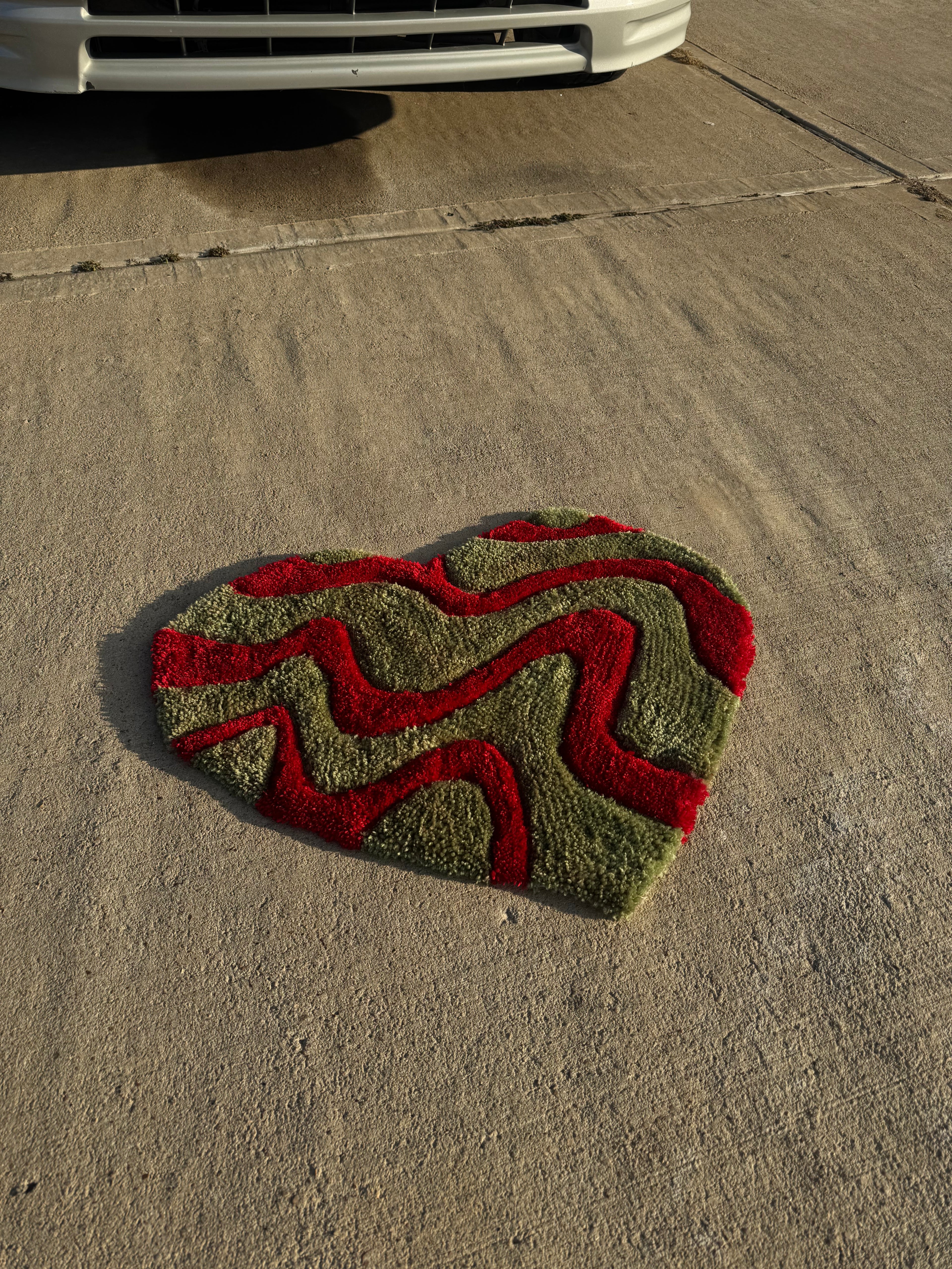 G/R Heart Rug